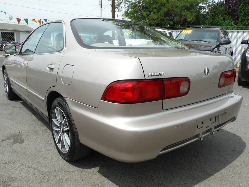 Illustration for article titled At $4,433, Would You Make This 2001 Acura Integra GS-R An Integral Part Of Your Life?